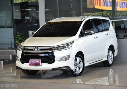 Toyota Innova 2.8 V ปี2018 รถบ้านมือเดียว ใช้นอยเข้าศูนย์ตลอด สวยเดิมทั้งคันรับประกันบอดี้ ออกรถ0บาท