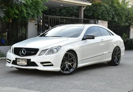 Mercedes-benz E200 CGI COUPE เครื่องยนต์: เบนซิน เกียร์:AT ปี: 2013 สี:ขาว