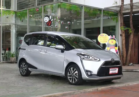 ขายรถ TOYOTA Sienta 1.5 V เกียร์ AUTO สีเทา ปี 2017