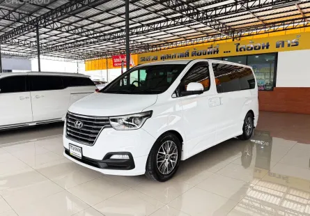 2018 Hyundai Grand Starex 2.5 VIP รถตู้/VAN ฟรีดาวน์