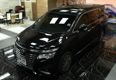 2015 Nissan Elgrand 2.5 Highway Star เบนซิน 2.5 ลิตร ทน ดูแลง่าย อัตราเร่งดี กินไม่จุ