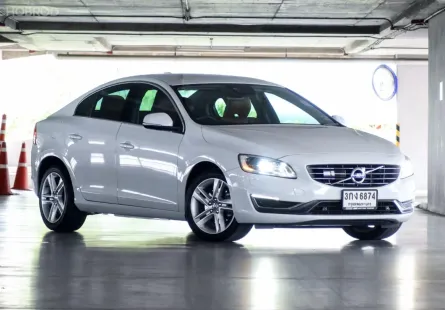 Volvo S60 T4F เบนซิน 1.6 Turbo 180 แรงม้า ประหยัดสุดกว่า 15 กม./ลิตร