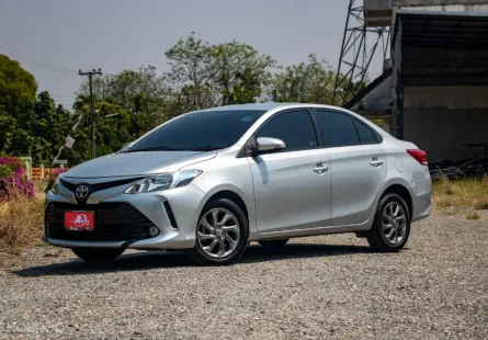 TOYOTA VIOS 1.5 E เกียร์ AUTO ปี2017 สีเงิน