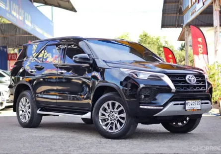 Toyota Fortuner 2.4 V ปี 2020 มือเดียว เดิมทั้งคัน ไม่เคยเฉี่ยวชน ไม่เคยลุยน้ำ ประวัติเข้าศูนย์ครบ