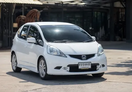 2010 Honda JAZZ 1.5 i-VTEC รถเก๋ง 5 ประตู ขายรถบ้าน ไมล์น้อย  เจ้าของขายเอง  