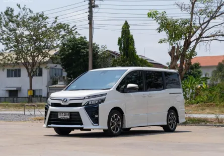 2020 Toyota Voxy 2.0 ZS ไมล์น้อย