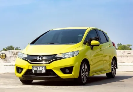 2014 Honda JAZZ 1.5 i-VTEC รถเก๋ง 5 ประตู 
