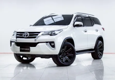 5B621 Toyota Fortuner 2.4 V SUV 2016 