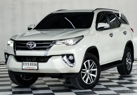 TOYOTA NEW FORTUNER 2.8 V.2WD.DISK 4 ล้อ เกียร์ออโต้ ปี 2017