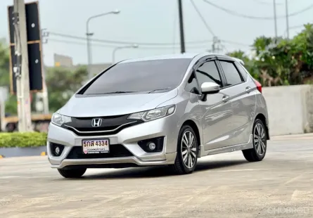 2016 Honda JAZZ 1.5 i-VTEC รถเก๋ง 5 ประตู 