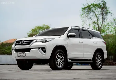 New !! Toyota Fortuner 2.8 V 4WD ปี 2017 รถมือเดียวป้ายแดง ประวัติศูนย์ Option