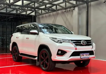 2019 TOYOTA FORTUNER TRD รถมือเดียวออกป้ายแดง รถวิ่งน้อย ประวัติศูนย์ครบ ไม่เคยมีอุบัติเหตุครับ