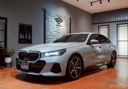 2024 BMW 5 Series 2.0 520d รถเก๋ง 4 ประตู รถบ้านแท้ ไมล์น้อย มือเดียวประวัติดี 