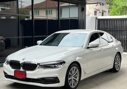 2020 BMW 5 Series 2.0 530e รถเก๋ง 4 ประตู รถบ้านแท้ ไมล์น้อย มือเดียวป้ายแดง 