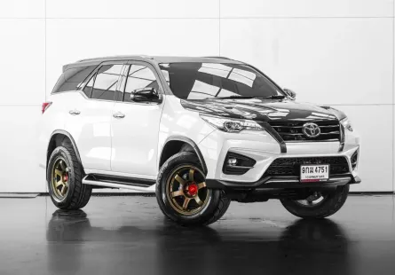 ขาย Fortuner มือสอง 2019 Toyota Fortuner 2.8 TRD Sportivo 4WD SUV ฟรีดาวน์ ฟรีส่งรถ การันตีรถสวย100%