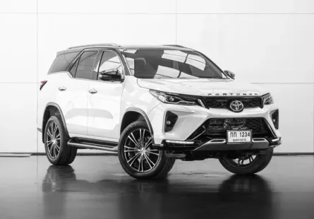 ขาย Fortuner มือสอง 2022 Toyota Fortuner 2.4 Leader V 4WD SUV ฟรีดาวน์ ฟรีส่งรถ การันตีรถสวย100%