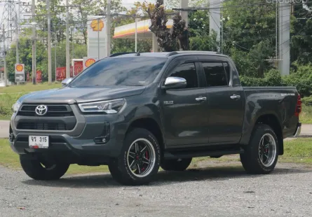 TOYOTA HILUX REVO 2.4 PRERUNNER MID สี่ประตูโฉมหมูป่า M/T ปี2020(แท้) สีเทา