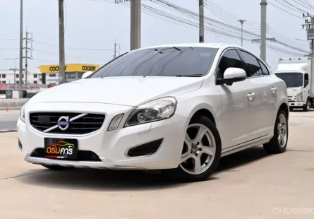 Volvo S60 1.6 DRIVe 2014 รถบ้านมือเดียวออกศูนย์ ใช้งานน้อยไมล์เพียง 9 หมื่นกว่าโล