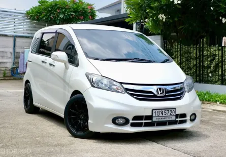 🕹Honda freed 1.5SE   ปี 2012  ประตูไฟฟ้า ออโต้ เบนซิน สีขาว