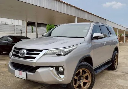 2016 Toyota Fortuner 2.8 V SUV ออกรถฟรี