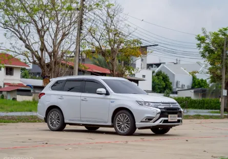 Mitsubishi Outlander 2.4 GT Premium 4WD ปี : 2021