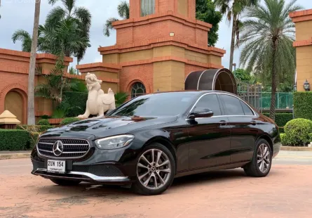 2022 Mercedes-Benz E-Class 2.0 E300e รถเก๋ง 4 ประตู ออกรถง่าย รถสวย ไมล์น้อย 