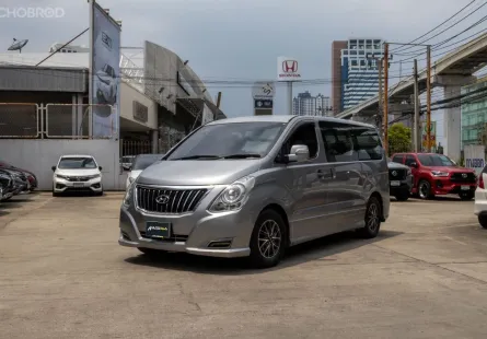 2017 Hyundai H1 2.5 Elite รถสวยสภาพพร้อมใช้งาน 