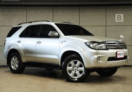 2010 Toyota Fortuner 2.7 V SUV AT ไมล์แท้ ประวัติการดูแลรักษารถดี สภาพนี้หายากมากครับ B9185