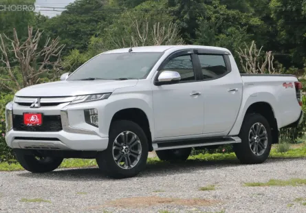 MITSUBISHI TRITON 2.4 GT-PREMIUM 4WD สี่ประตู A/T ปี2018(mnc) โฟร์วิล สีขาว