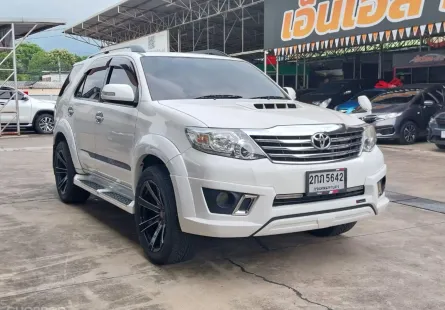 2013 Toyota Fortuner 2.5 V SUV 