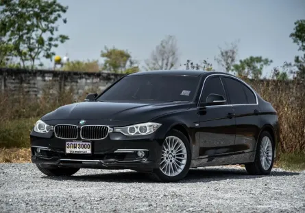 2015 BMW 3 Series 2.0 320i รถเก๋ง 4 ประตู 