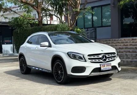 2020 BENZ GLA 250 AMG FACELIFT รถมือเดียวป้ายแดง รถวิ่งน้อย เข้าศูนย์ทุกระยะ รถไม่มีอุบัติเหตุครับ
