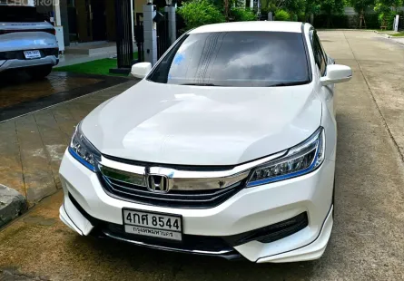 เจ้าของขายเอง รถบ้านสภาพดี มีเล่มจริง ขาย Honda Accord G9 MC  รุ่น 2.0 EL A/T สีขาวมุก ภายในสีดำ 