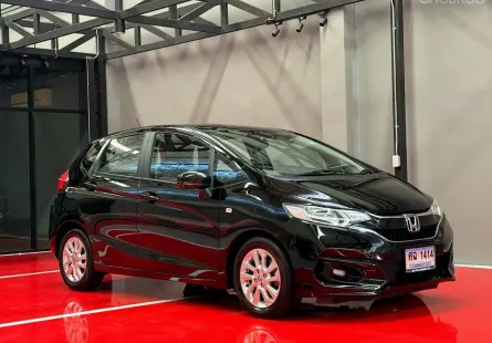 2019 HONDA JAZZ GK V+ รถมือเดียวออกป้ายแดง รถวิ่งน้อย ประวัติศูนย์ครบ รถไม่เคยมีอุบัติเหตุครับ