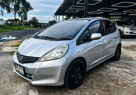 Honda Jazz 1.5 S เกียร์ออโต้ ปี 2011 ผ่อนเริ่มต้น 3,*** บาท