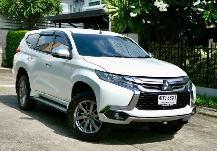 รุ่นรถ :Mitsubishi pajero 2.4 GLS  ปี:2015 เครื่อง: ดีเซล เกียร์: ออโต้ สี: ขาว