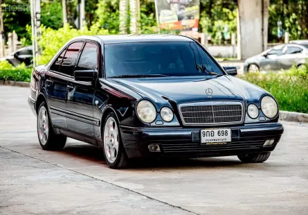 1997 Mercedes-Benz E-Class 2.3 E230 รถเก๋ง 4 ประตู 