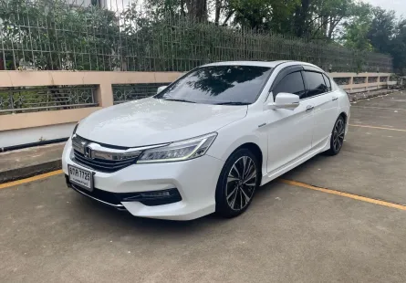 2016 ACCORD 2.0 HYBRID รถเจ้าของเดียว รถสวย ไม่มีชน ประกันเครื่องเกียร์ 2 ปี หรือ 20,000 กม