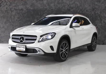 2016 Mercedes-Benz GLA-Class 1.6 GLA200 รถเก๋ง 5 ประตู รถบ้านแท้  มือเดียวป้ายแดง 