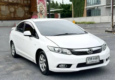 2013 Honda CIVIC 1.8 i-VTEC รถเก๋ง 4 ประตู ฟรีดาวน์ รถสวย พร้อมใช้งาน 
