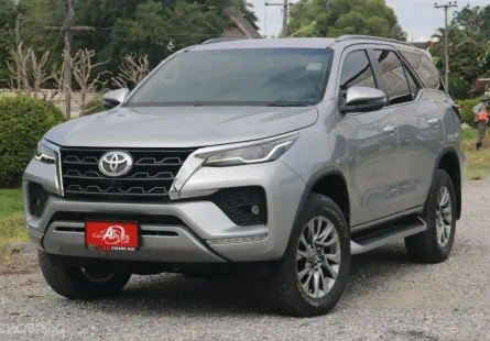 TOYOTA FORTUNER 2.4 V 4WD TOP SIGMA4 A/T ปี2022(แท้) 7ที่นั่ง สีบรอนซ์