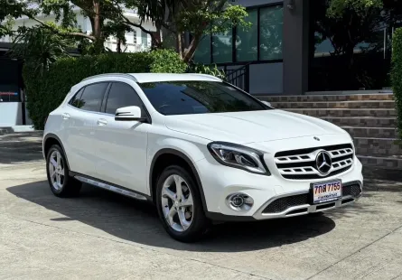 2019 BENZ GLA 200 FACELIFT รถออกศูนย์ BENZ THAILAND รถวิ่งน้อยเพียง 7X,XXX กม รถไม่มีอุบัติเหตุครับ