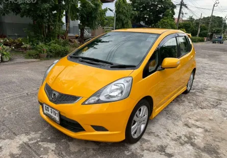 2010 Honda JAZZ 1.5 i-VTEC รถเก๋ง 5 ประตู 