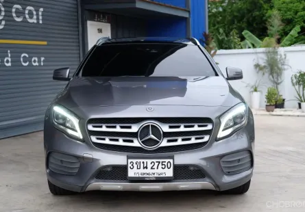 Mercedes Benz GLA250AMG Dynamic สีเทา เบาะภายใน สีดำ Alcatara  ปี 2018 วิ่ง 11x,xxx km.