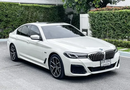 2022 BMW 5 Series 2.0 530e รถเก๋ง 4 ประตู ฟรีดาวน์ รถสวย ไมล์น้อย 