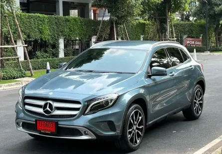 2016 Mercedes-Benz GLA-Class 1.6 GLA200 รถเก๋ง 5 ประตู ออกรถง่าย รถสวย ไมล์น้อย  มือเดียวป้ายแดง 