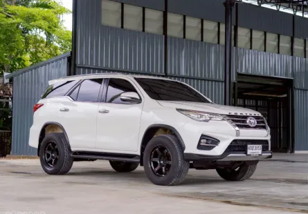 Toyota Fortuner 2.8 V 2WD ปี 2016