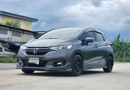 2018 Honda JAZZ 1.5 i-VTEC รถเก๋ง 5 ประตู 