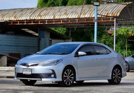 2017 Toyota Corolla Altis AT 1.8 ตัว S Sport  รถเก๋ง 4 ประตู 