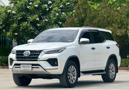 Toyota Fortuner 2.4 V 4WD ปี 2021 รถมือเดียวป้ายแดง จัดได้เต็ม ฟรีดาวน์